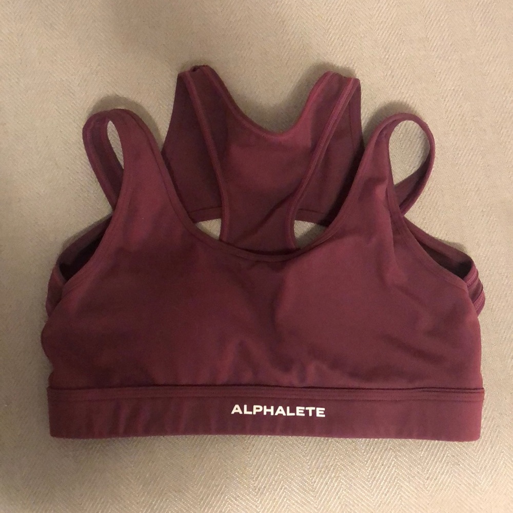 Alphalete surface keyhole sports bra